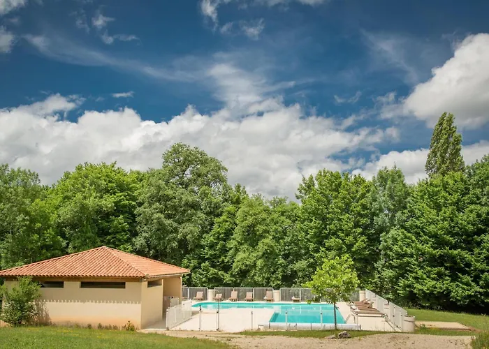 Le Bleu 22 * 拉卡佩勒-马里瓦勒